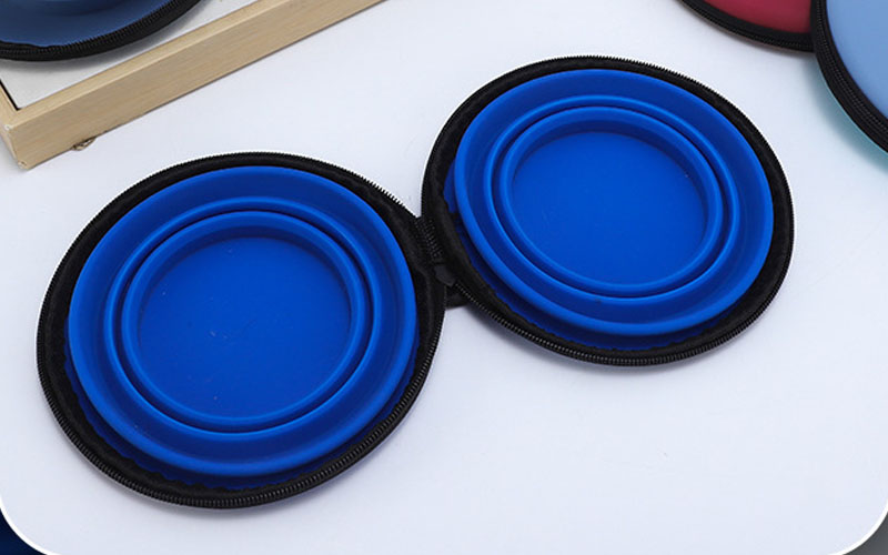 Foldable Dual-Purpose Dog Bowl - Food & Water Separation for On-the-Go Pets